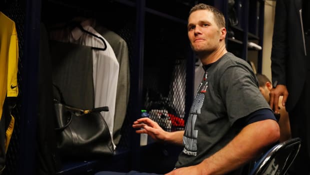patriots-tom-brady-super-bowl-jersey-stolen.jpg